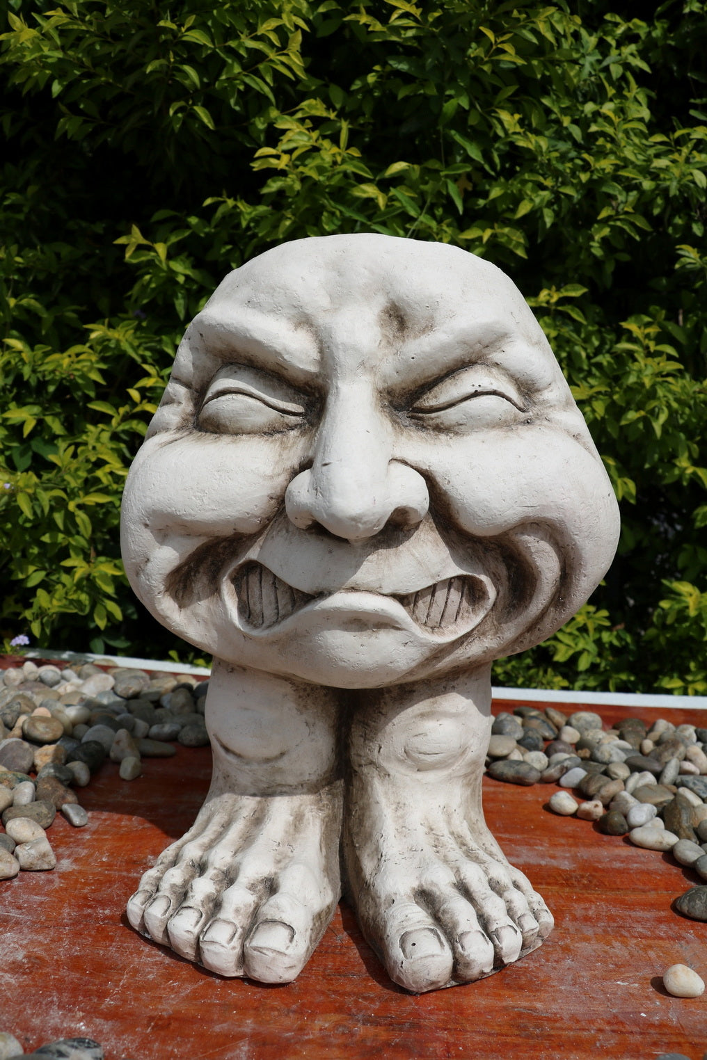 Statue Funny Head & Feet
