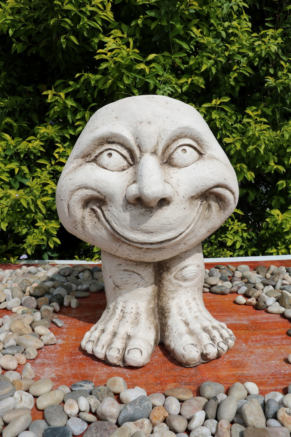 Statue Funny Head & Feet