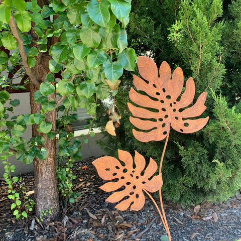 Garden Stake Rust Decorative with Leaves
57x3x114 cms
MINIMUM ORDER 4