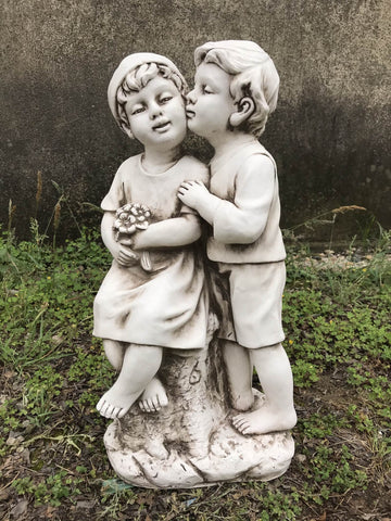Statue Girl & Boy Hugging
28x22x56cm high